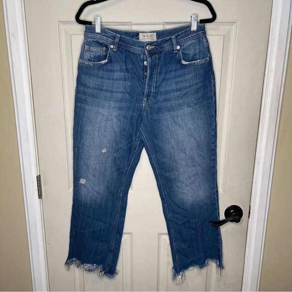 WE THE FREE Maggie Straight Leg Jean Medium Blue Button Fly Frayed Hem Womens 30 - Picture 1 of 13